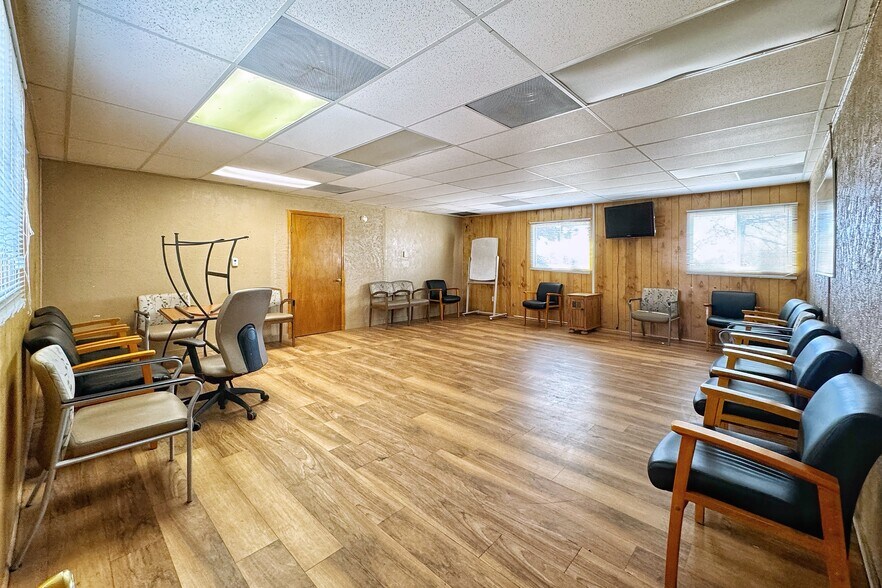 More Photos Of 25 Vista Point Rd, Santa Fe Healthcare For Sale