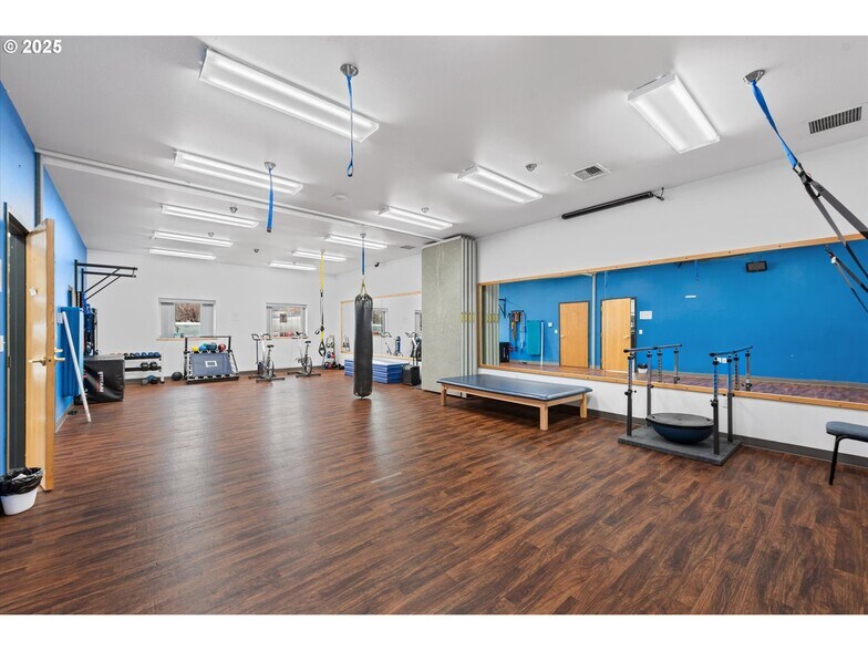 More Photos Of 2519 Cove Ave, La Grande Healthcare For Sale