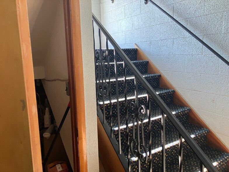 More Photos Of 1508 S 9th St, Ironton Lodge Meeting Hall For Sale