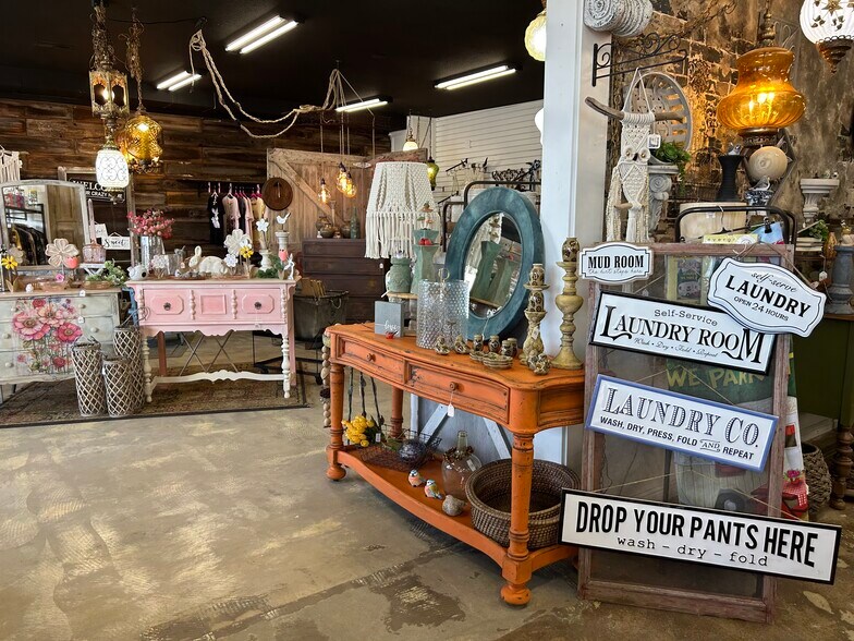 More Photos Of 1407 2nd St S, Nampa Storefront For Sale