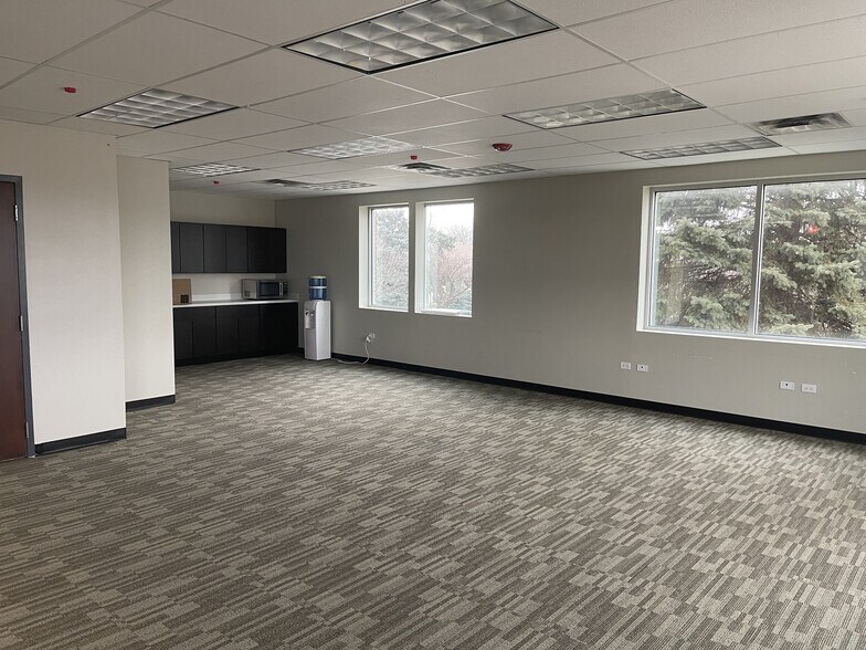 More Photos Of 1288 Rickert Dr, Naperville Medical For Lease