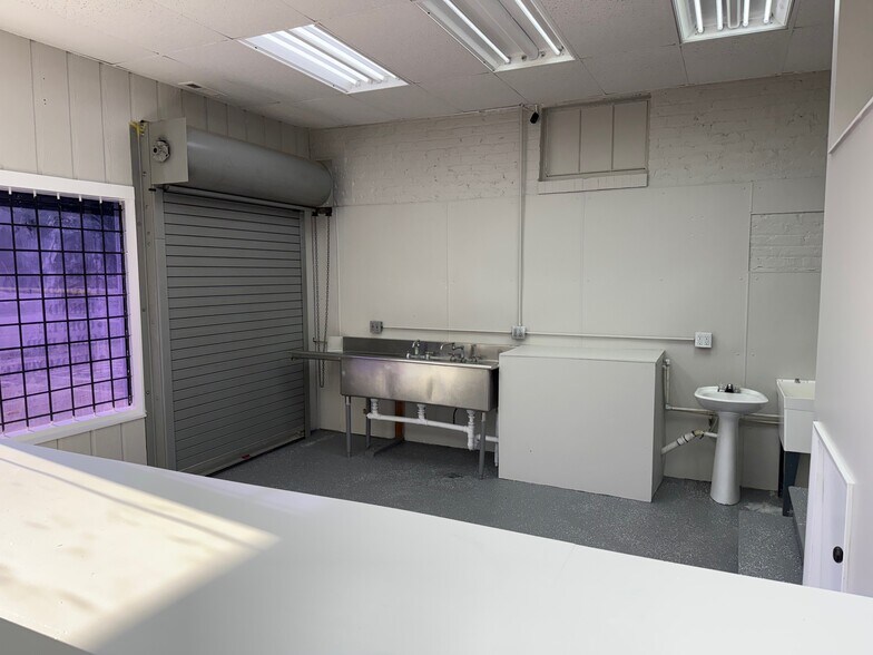 More Photos Of 14424 Morse St, Cedar Lake Storefront Retail Residential For Lease