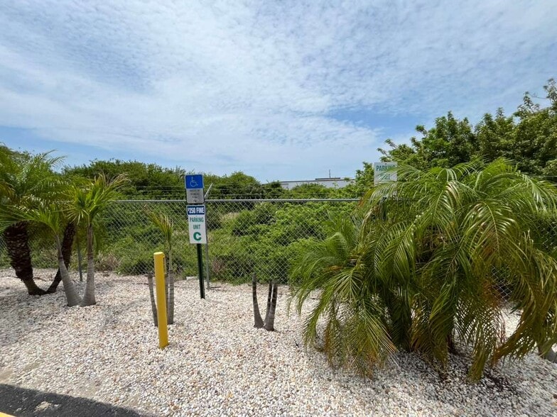 More Photos Of 743 Wesley Ave, Tarpon Springs Warehouse For Sale
