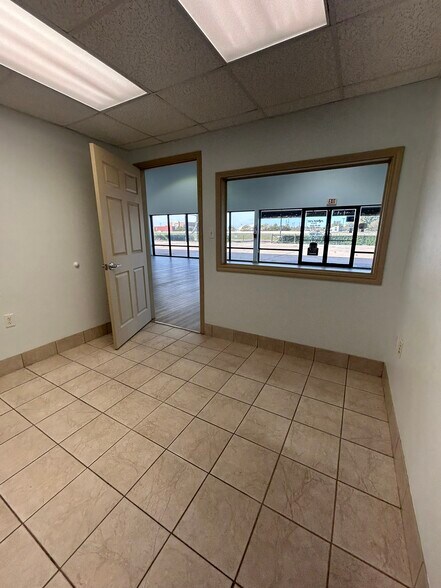 More Photos Of 331 Highway 146 S, La Porte Warehouse For Lease