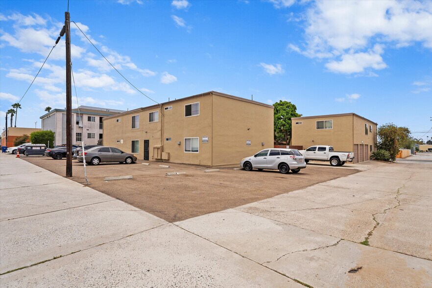 More Photos Of 635 Emory St, Imperial Beach Apartments For Sale