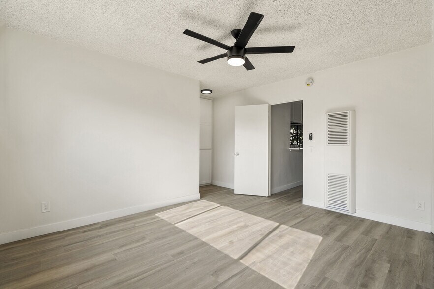 More Photos Of 200 S Avenue 59, Los Angeles Apartments For Sale