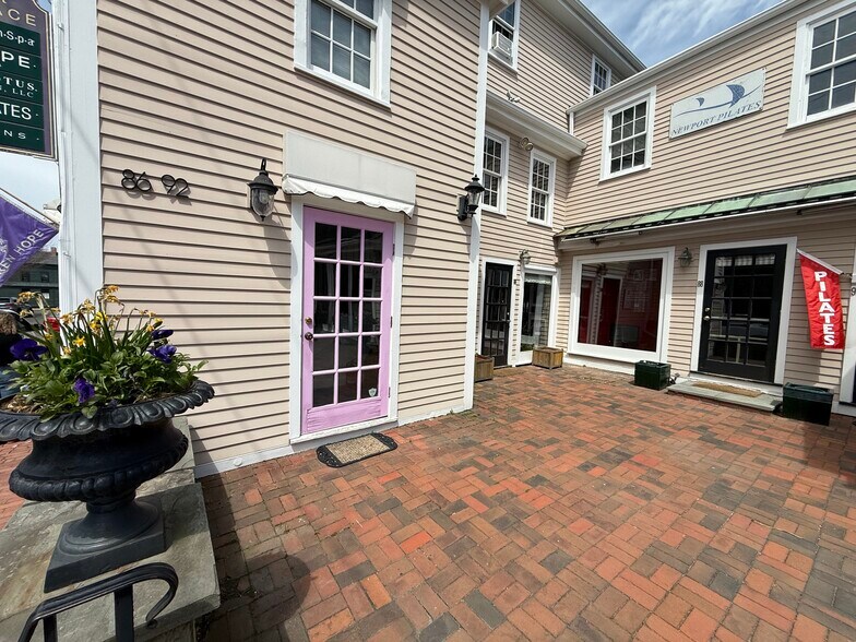 More Photos Of 84-94 William St, Newport Storefront Retail Residential For Lease