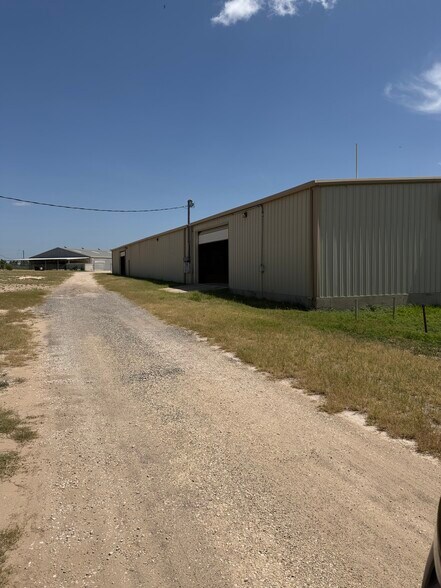 More Photos Of 161 County Road 777, Devine Industrial For Sale