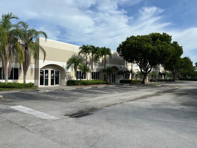 More Photos Of 5305-5349 NW 108th Ave, Sunrise Warehouse For Lease