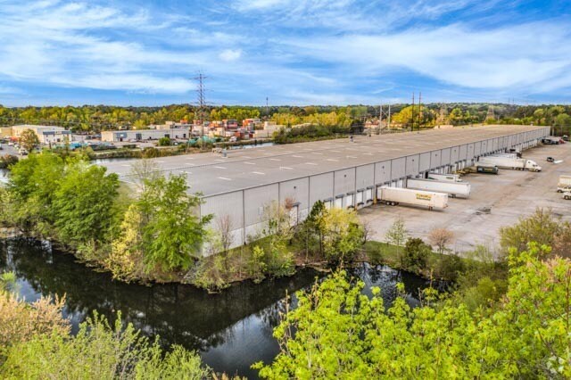 More Photos Of 713 Fenway Ave, Chesapeake Industrial For Sale