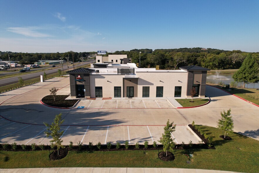 More Photos Of 2870 SW Wilshire Blvd, Burleson Unknown For Lease