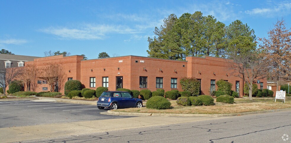 More Photos Of 680 Kingsborough Sq, Chesapeake Medical For Sale