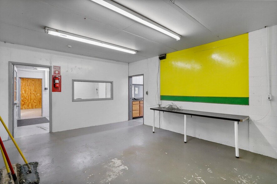 More Photos Of 12258 Buchanan Trl W, Mercersburg Flex For Lease