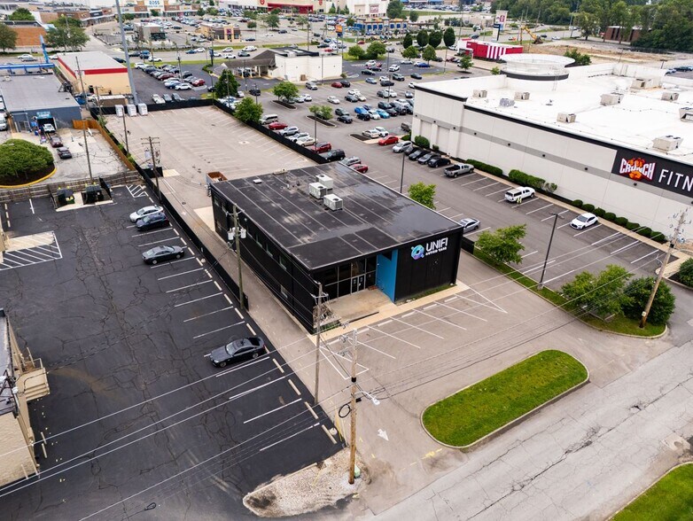 More Photos Of 6161 N Hillside Ave, Indianapolis Loft Creative Space For Sale