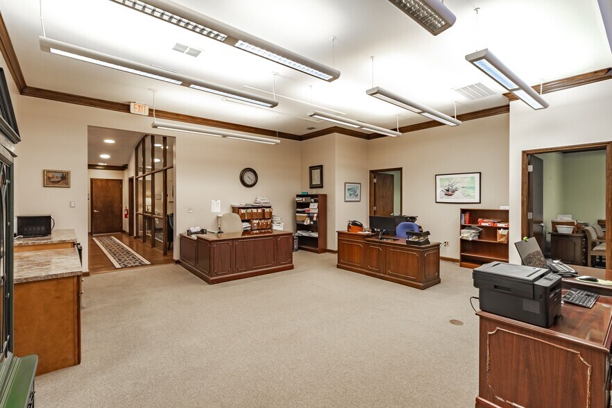 More Photos Of 825 E Main St, Lakeland Office For Sale