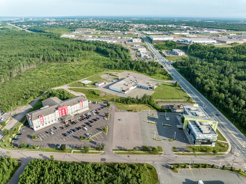 More Photos Of 555 Mapleton Rd, Moncton Light Distribution For Lease