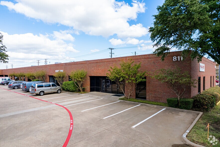 More Photos Of 811 E Plano Pky, Plano Light Distribution For Lease