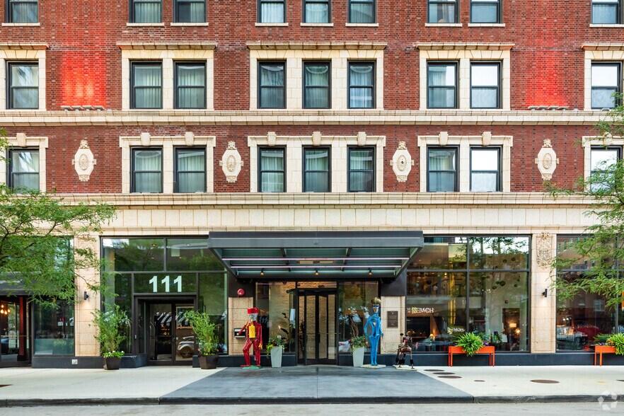 More Photos Of 111 W Huron St, Chicago Hotel For Lease