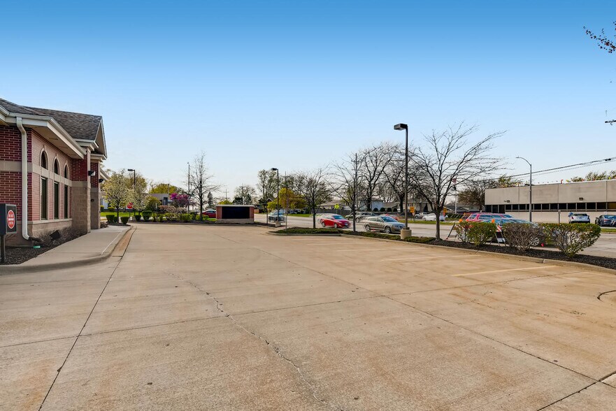 More Photos Of 7231 171ST St, Tinley Park Fast Food For Sale