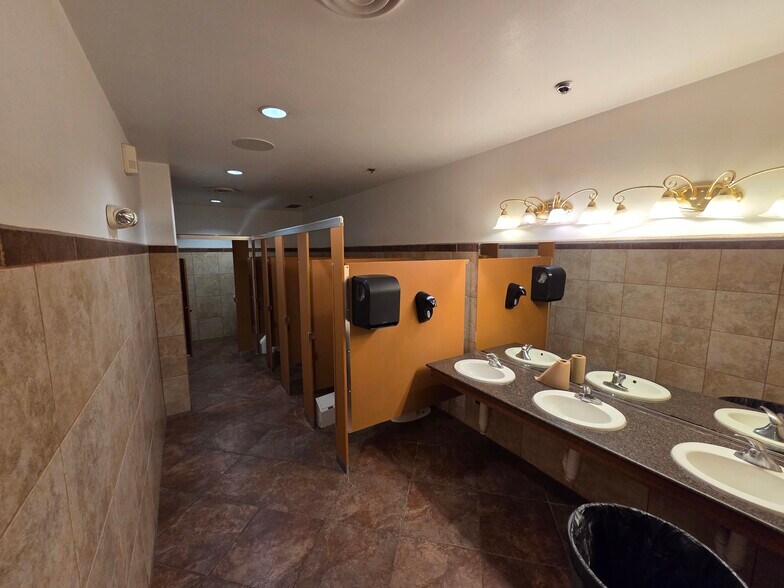 More Photos Of 107 W Coal Ave, Gallup Restaurant For Sale