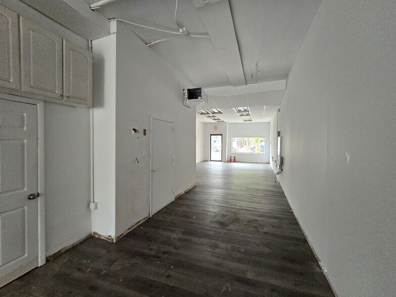 More Photos Of 88 Main St, Madison Freestanding For Sale