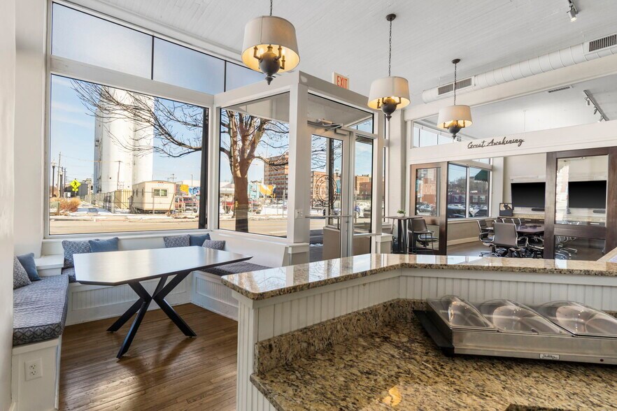 More Photos Of 429-431 N Boonville Ave, Springfield General Retail For Lease