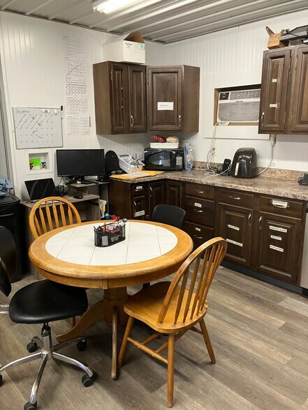 More Photos Of 1601 2nd St W, Owensboro Freestanding For Sale