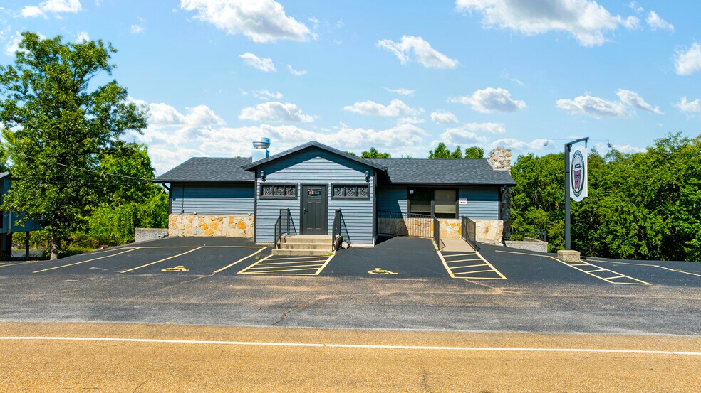 More Photos Of 2079 State Road Y, Linn Creek Restaurant For Sale