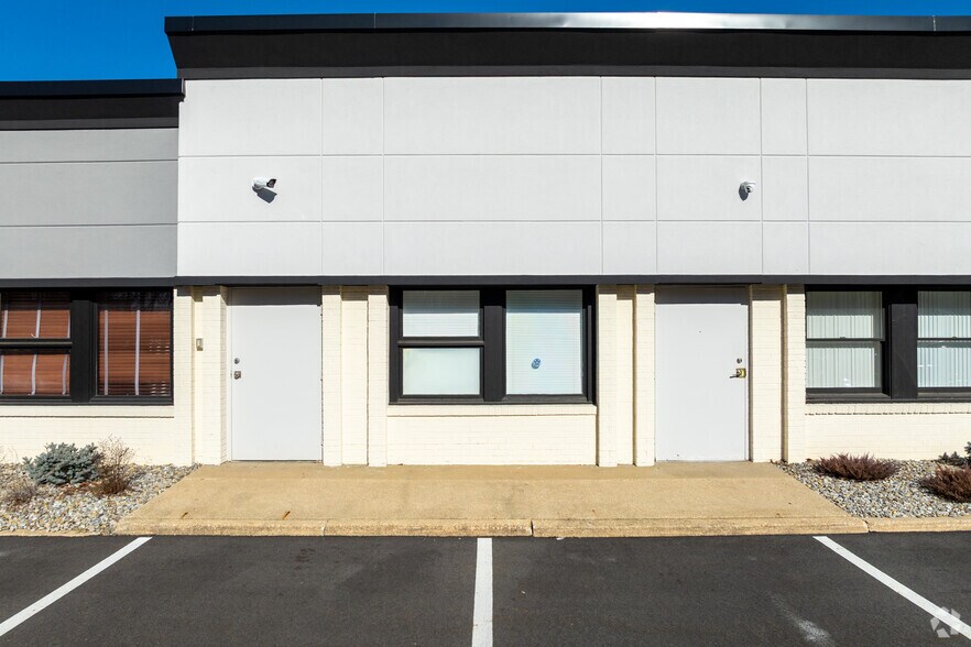 More Photos Of 900 W Main St, Freehold Medical For Lease