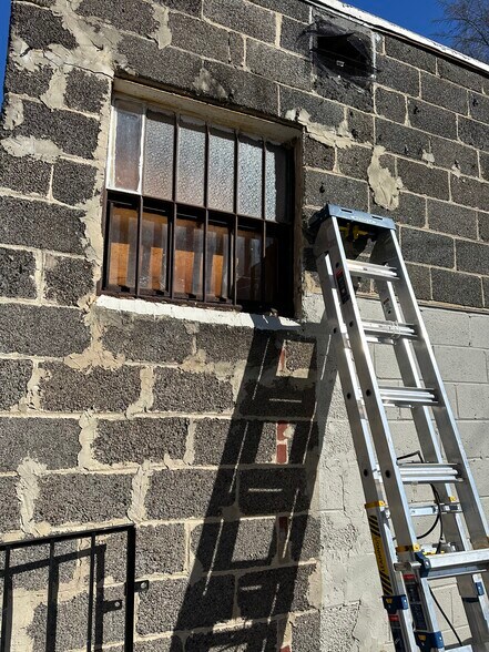 More Photos Of 1192 Yorkship Sq, Camden Storefront Retail Residential For Lease