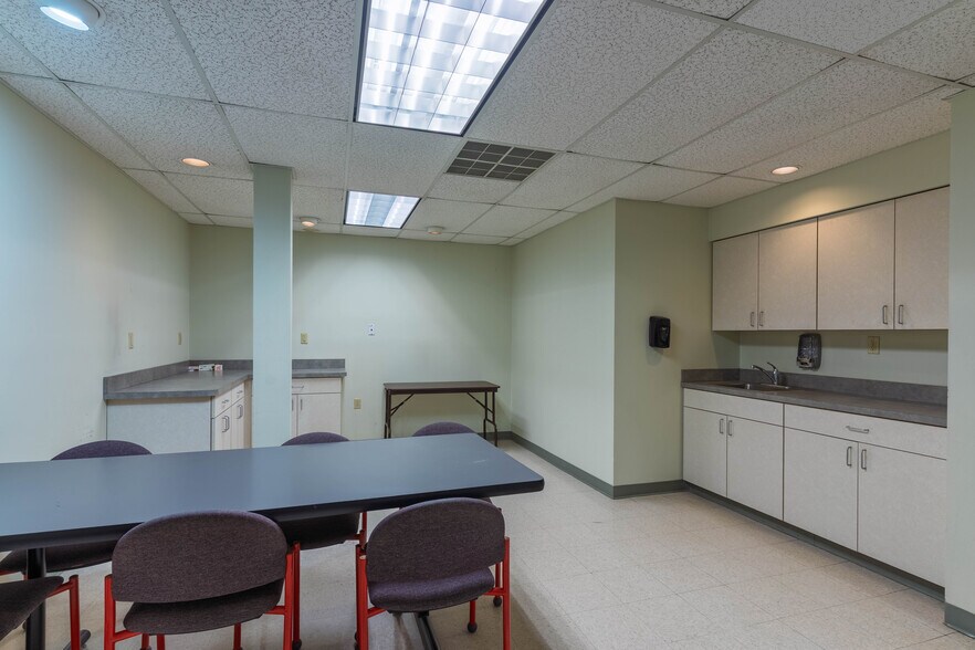 More Photos Of 1522 Mcdaniel Dr, West Chester Office For Sale