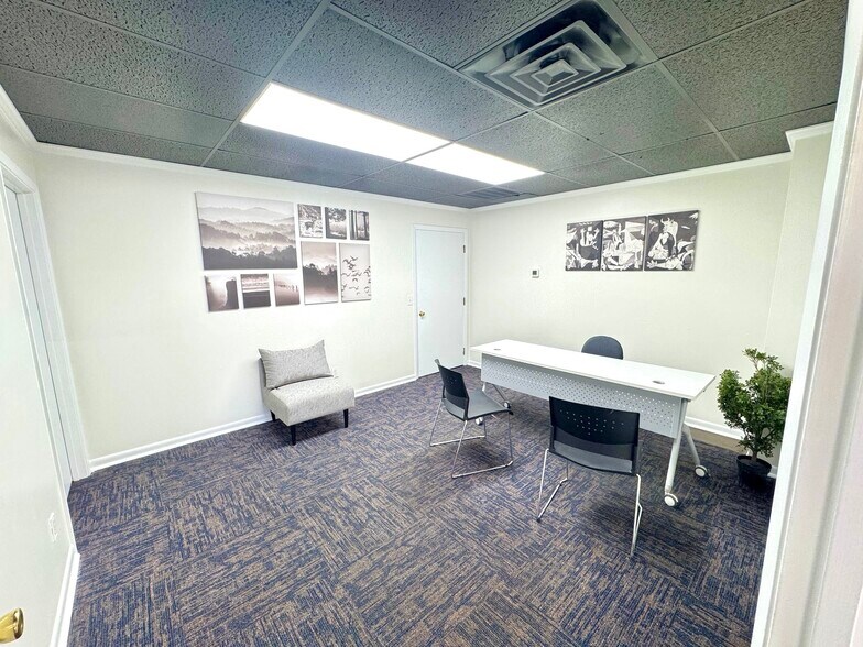 More Photos Of 131 W Duval St, Lake City Storefront Retail Office For Lease