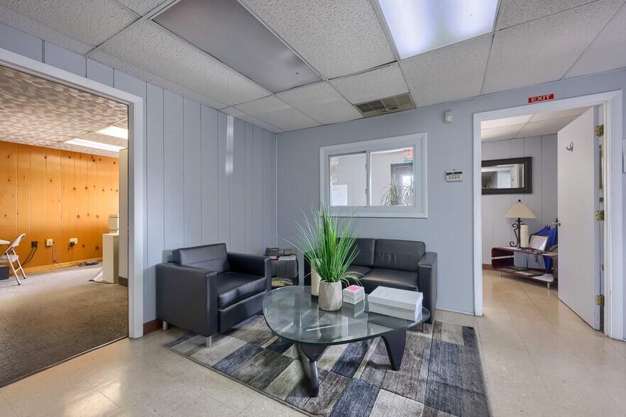 More Photos Of 56 Seip Ln, Shoemakersville Industrial For Sale