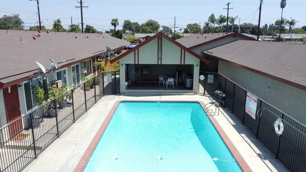 More Photos Of 6851 Dale St, Buena Park Apartments For Sale