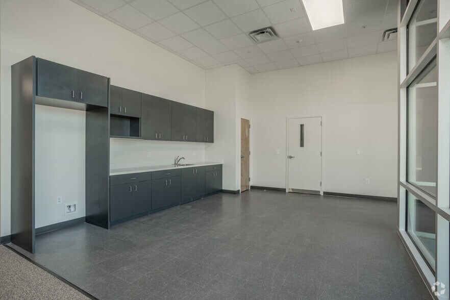 More Photos Of 151 Logistics Pky NE, White Distribution For Lease