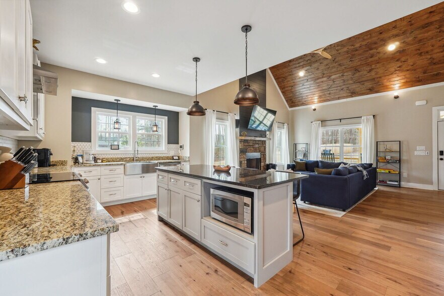 More Photos Of 1300 Preacher Campbell Rd, Clarkesville Multifamily For Sale