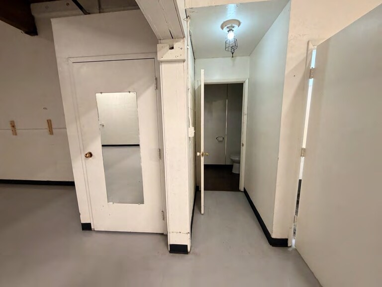 More Photos Of 324 W 4th Ave, Anchorage Storefront For Lease
