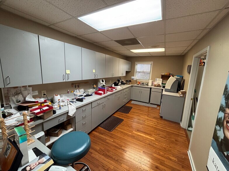 More Photos Of 3700 Largent Way, Smyrna Medical For Sale