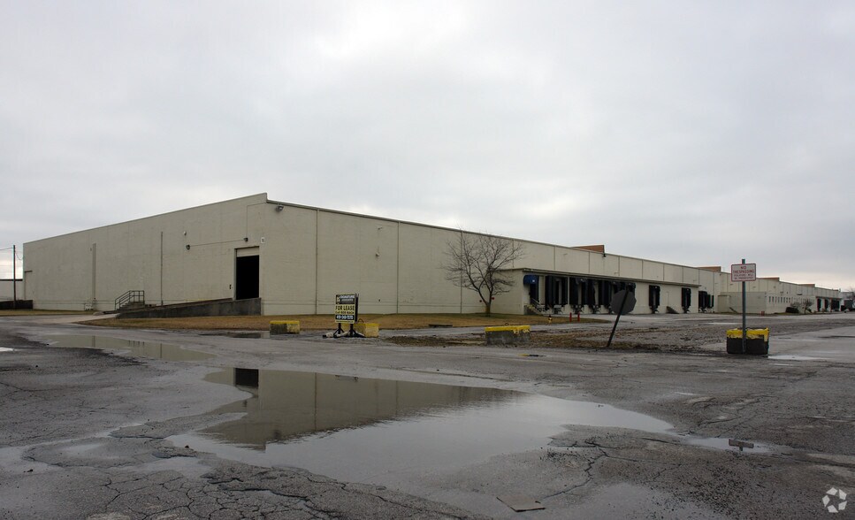 Primary Photo Of 501-591 J St, Perrysburg Distribution For Lease