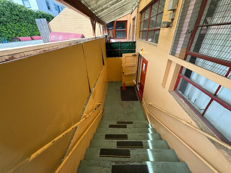 More Photos Of 2330 Prince St, Berkeley Schools For Sale