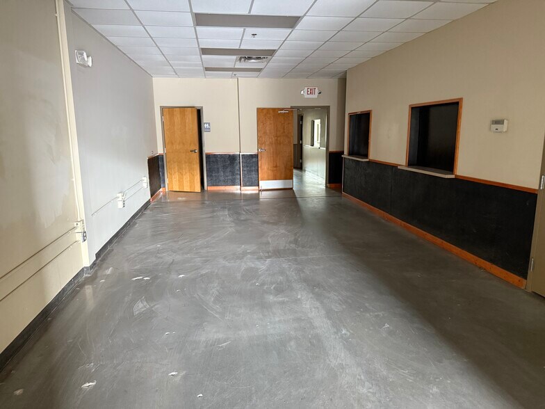 More Photos Of 6457 Hazeltine National Dr, Orlando Warehouse For Sale