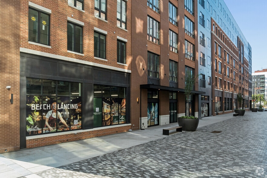 More Photos Of 700 N Delaware Ave, Philadelphia Apartments For Lease