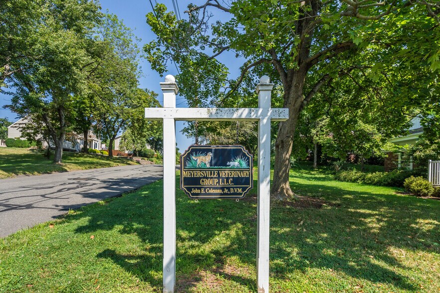 More Photos Of 321 Warren Ave, Stirling Light Manufacturing For Sale