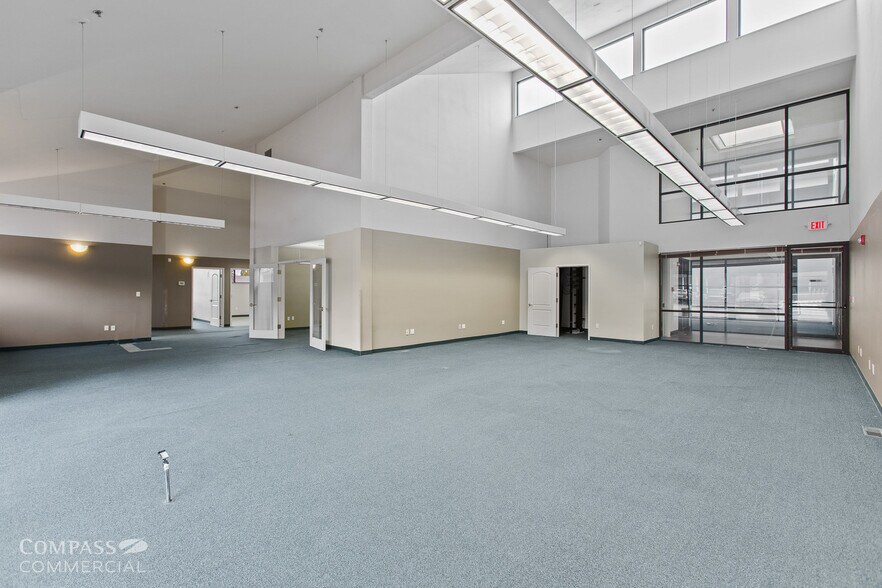 More Photos Of 2698 NE Courtney Dr, Bend Medical For Lease