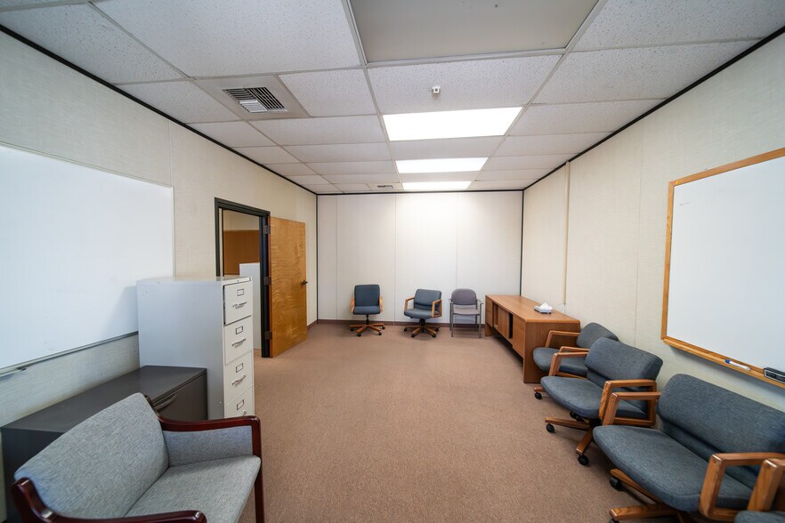 More Photos Of 1550 N Norma St, Ridgecrest Office For Lease