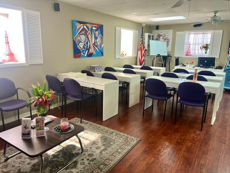 More Photos Of 5519 Hanley Rd, Tampa Storefront Retail Office For Sale