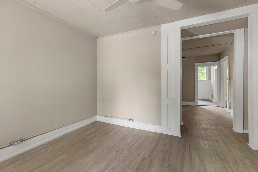More Photos Of 2024 S Flores St, San Antonio Storefront Retail Residential For Sale