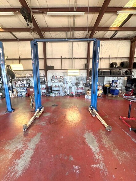 More Photos Of 2841 Old Franklin Tpke, Rocky Mount Auto Repair For Sale