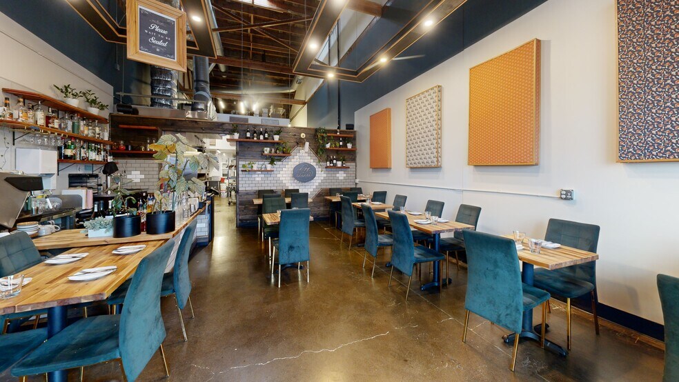 More Photos Of 940 SE Madison St, Portland Restaurant For Lease