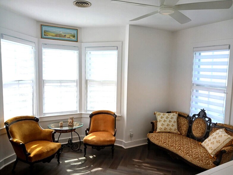 More Photos Of 117 Water St, Stonington Apartments For Sale